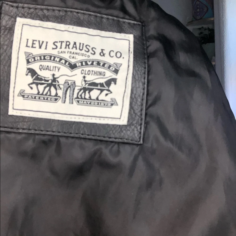 COPY - Levi straus & co • faux leather jacket - Picture 4 of 7